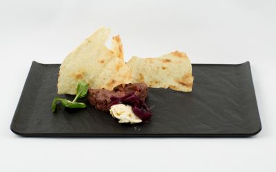 Tartare di Manzo battuta al coltello con burro al limone